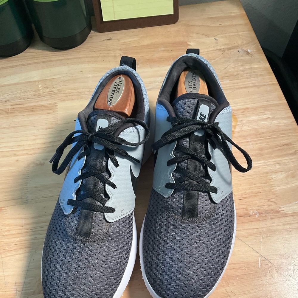 MENS NIKE ATHLETIC SHOES